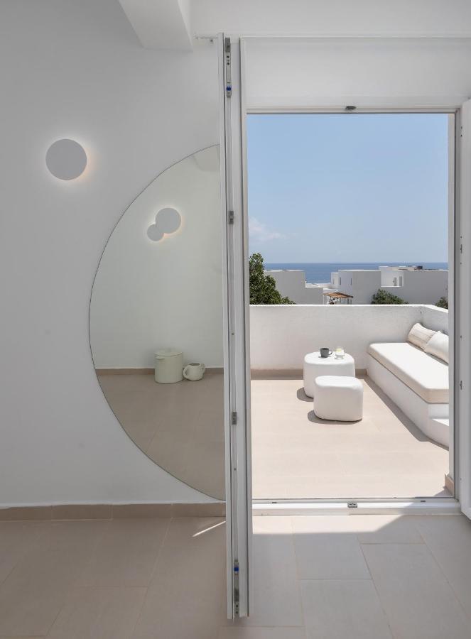 Voca Hotel & Suites Kamári المظهر الخارجي الصورة