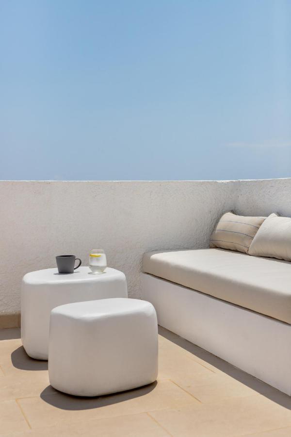 Voca Hotel & Suites Kamári المظهر الخارجي الصورة